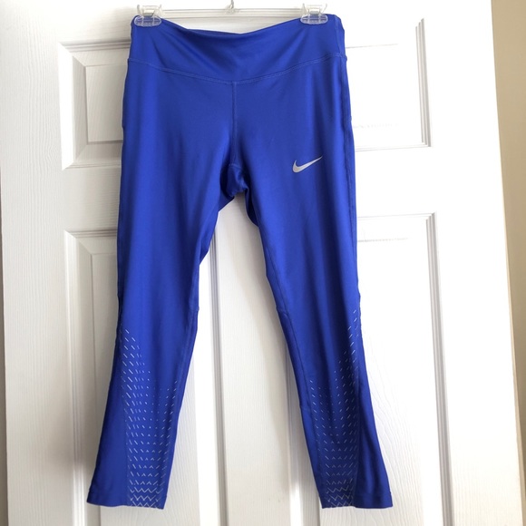 Nike Pants - Cropped Nike Dryfit Leggings